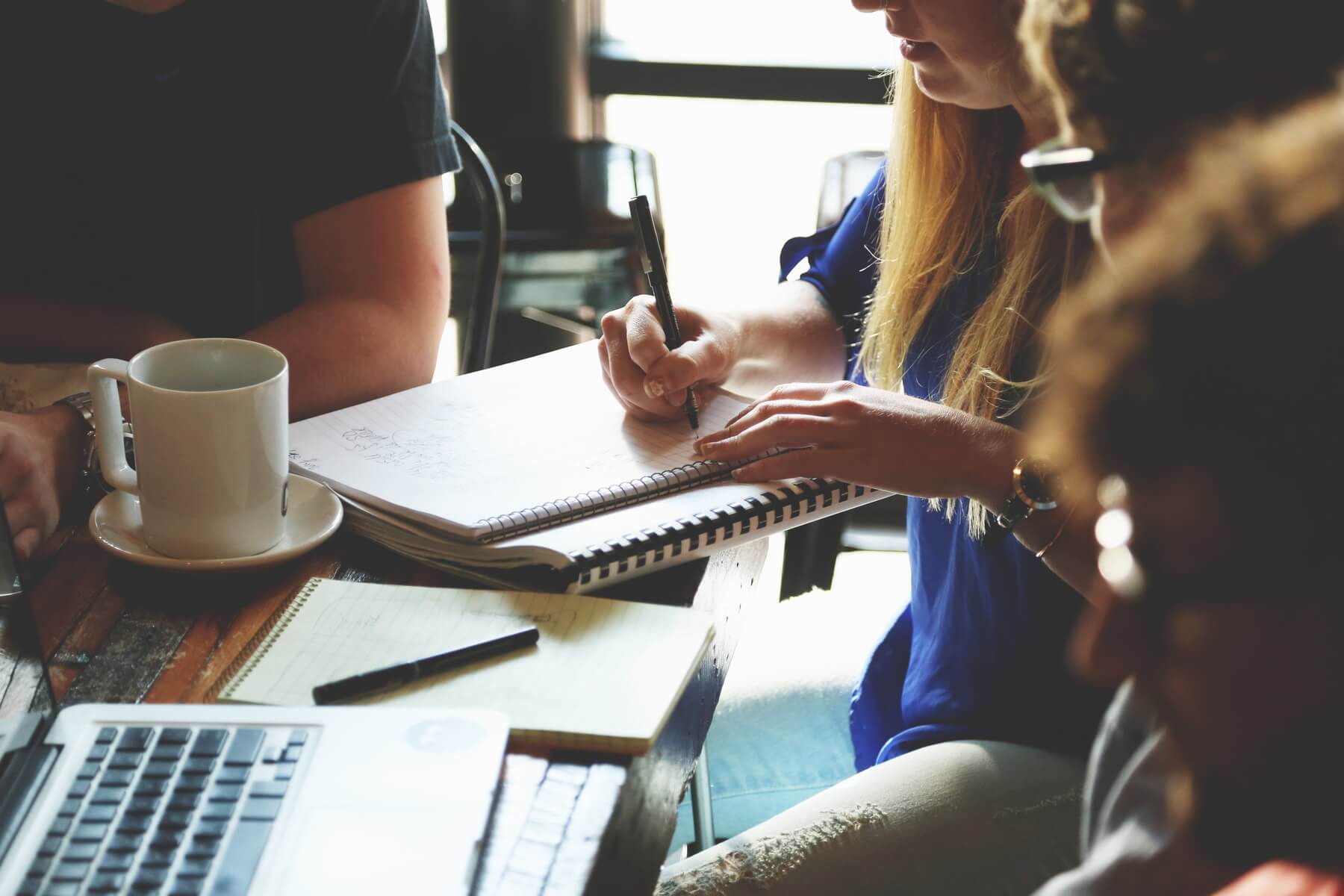 Ponte com redes culturais, movimentos ambientais e lideranças locais